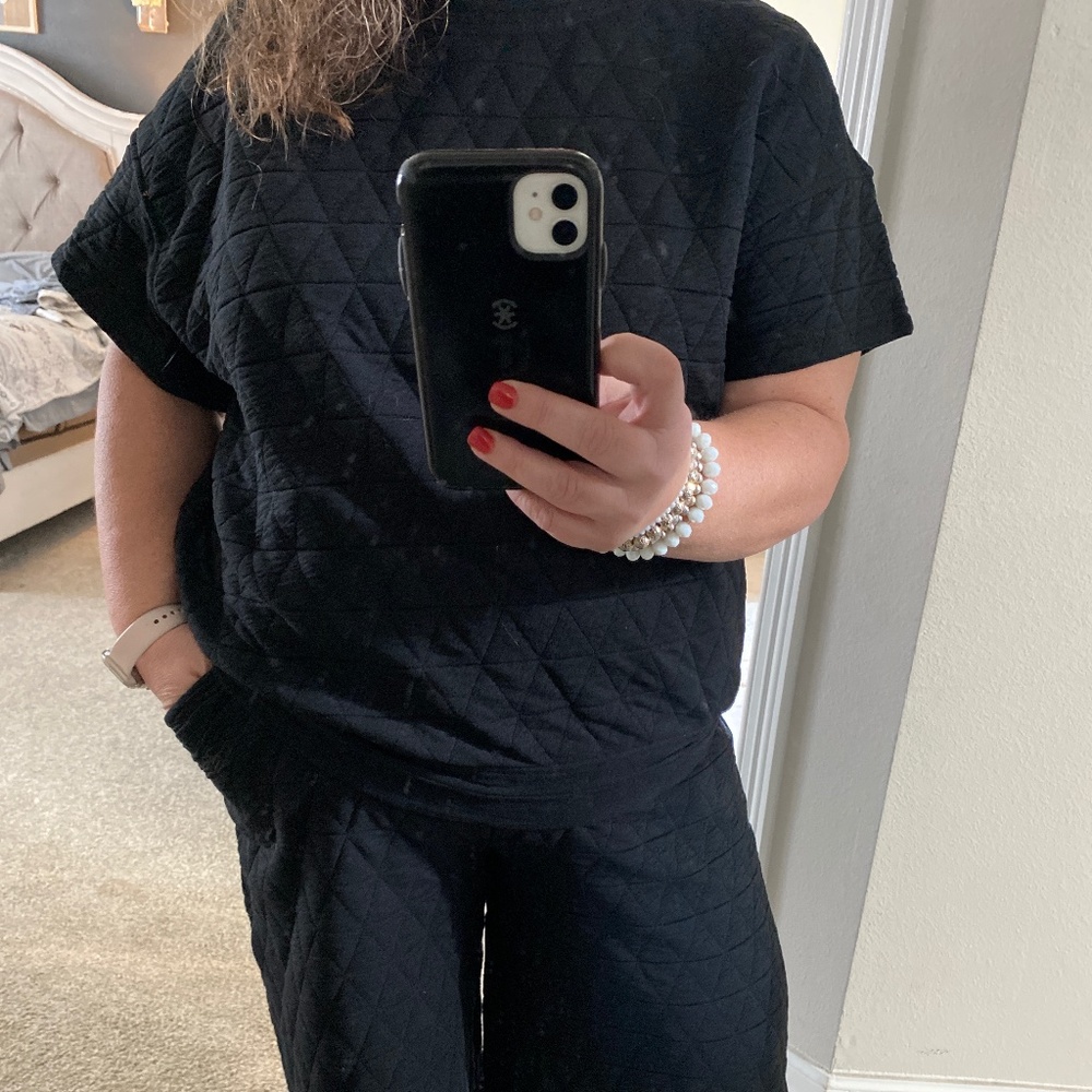 Black quilted pant outfit